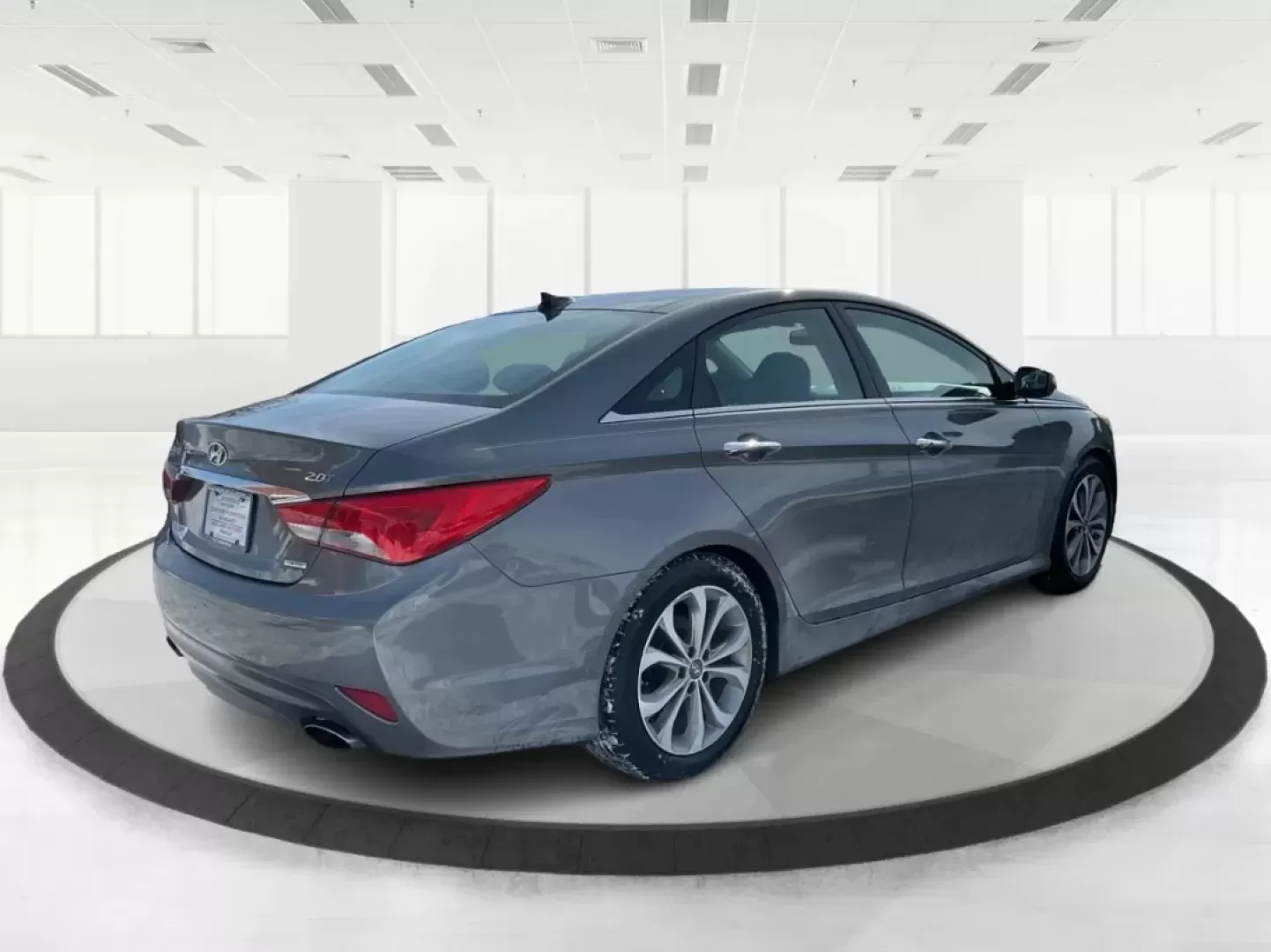 2014 Hyundai Sonata Limited 2.0T (5NPEC4AB3EH) with an 2L I-4 gasoline direct injection engine, 6-Speed Automatic transmission, located at 1951 S Dayton Lakeview Rd., New Carlisle, OH, 45344, (937) 908-9800, 39.890999, -84.050255 - Are you in search of the perfect blend of style, performance, and reliability for your daily commutes or family outings? Look no further! At Advantage Car and Credit in New Carlisle, OH, we proudly present this stunning 2014 Hyundai Sonata Limited 2.0T, a sedan designed for those who appreciate both - Photo#2