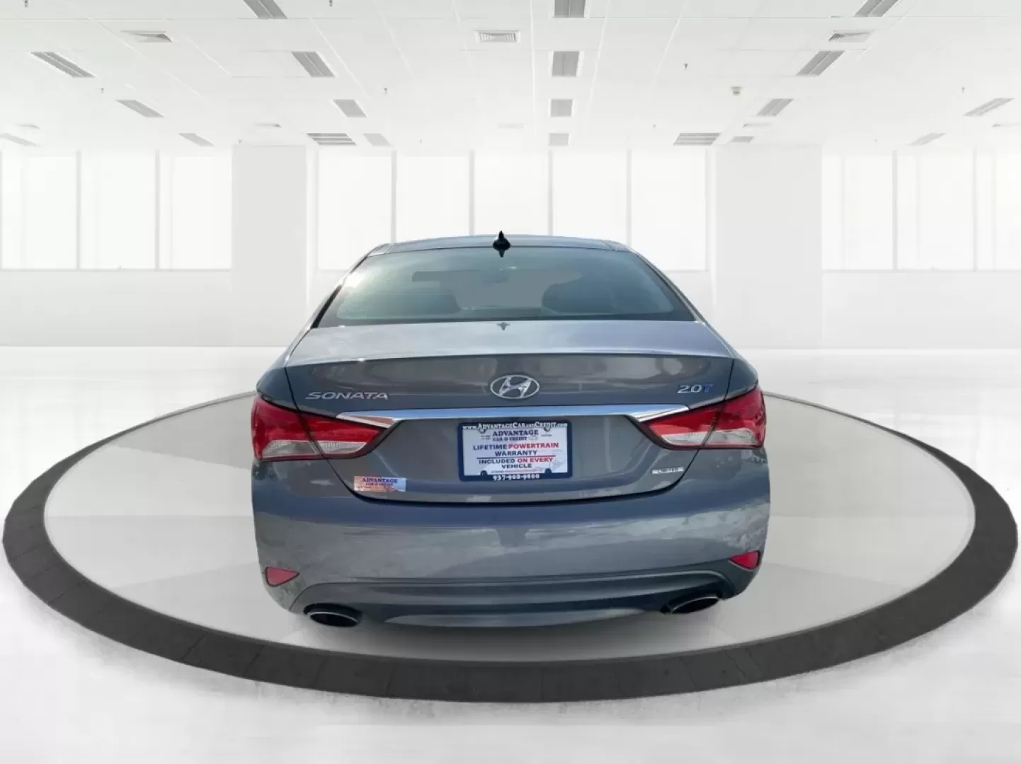 2014 Hyundai Sonata Limited 2.0T (5NPEC4AB3EH) with an 2L I-4 gasoline direct injection engine, 6-Speed Automatic transmission, located at 1951 S Dayton Lakeview Rd., New Carlisle, OH, 45344, (937) 908-9800, 39.890999, -84.050255 - Are you in search of the perfect blend of style, performance, and reliability for your daily commutes or family outings? Look no further! At Advantage Car and Credit in New Carlisle, OH, we proudly present this stunning 2014 Hyundai Sonata Limited 2.0T, a sedan designed for those who appreciate both - Photo#3