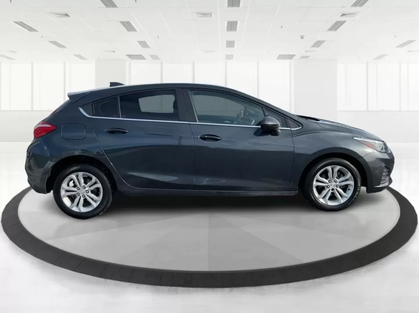 2019 Chevrolet Cruze LT (3G1BE6SM6KS) with an 1.4L I-4 gasoline direct injection engine, 6A transmission, located at 1184 Kauffman Ave, Fairborn, OH, 45324, (937) 908-9800, 39.807072, -84.030914 - ### Explore Life in Style with the 2019 Chevrolet Cruze LT Hatchback Perfect for Every Journey!<br /> <br /> Are you ready to elevate your daily commute or weekend adventures? The 2019 Chevrolet Cruze LT Hatchback offers a blend of efficiency, comfort, and style that suits a variety of lifestyles. - Photo#1