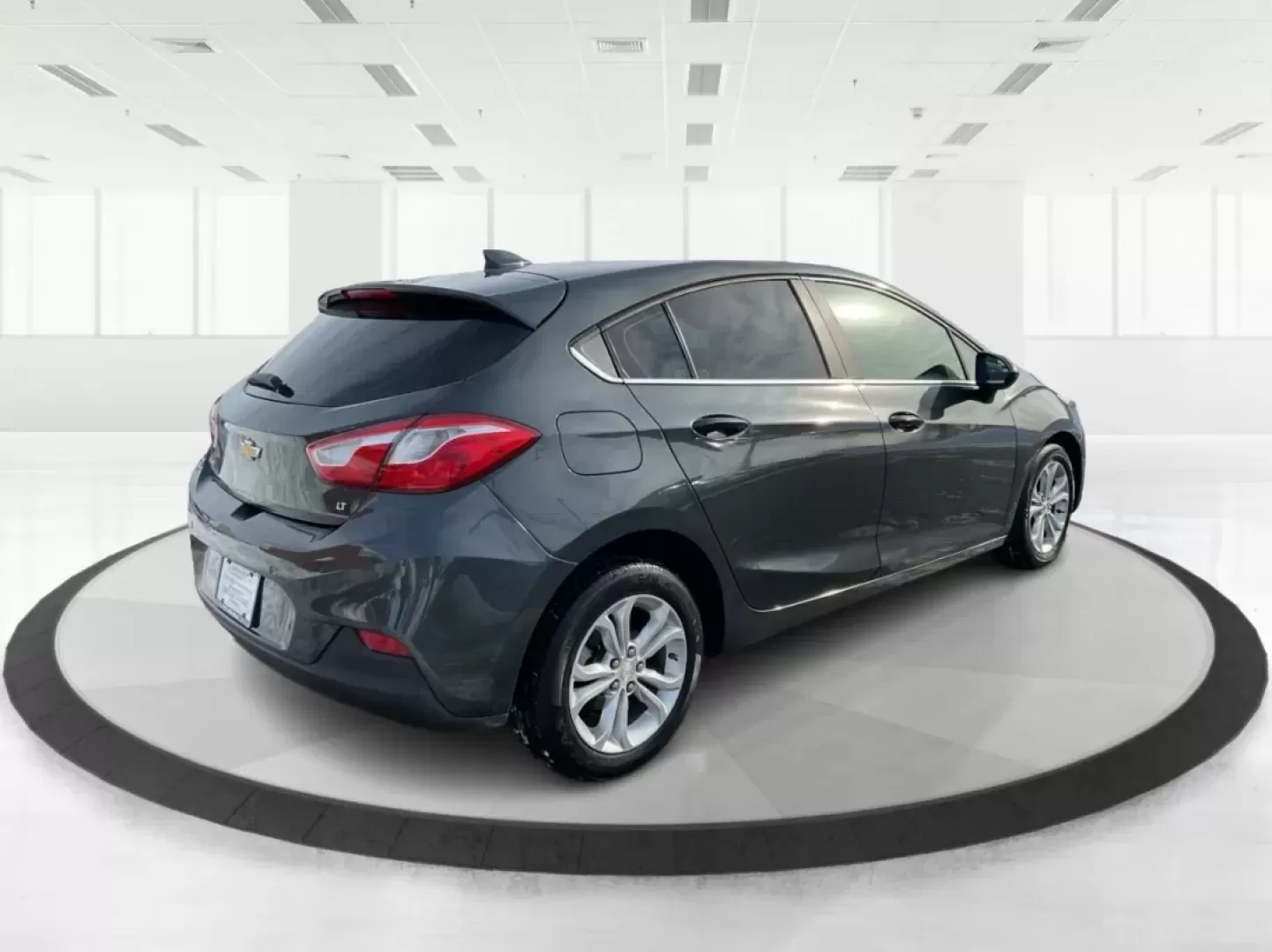 2019 Chevrolet Cruze LT (3G1BE6SM6KS) with an 1.4L I-4 gasoline direct injection engine, 6A transmission, located at 1184 Kauffman Ave, Fairborn, OH, 45324, (937) 908-9800, 39.807072, -84.030914 - ### Explore Life in Style with the 2019 Chevrolet Cruze LT Hatchback Perfect for Every Journey!<br /> <br /> Are you ready to elevate your daily commute or weekend adventures? The 2019 Chevrolet Cruze LT Hatchback offers a blend of efficiency, comfort, and style that suits a variety of lifestyles. - Photo#2