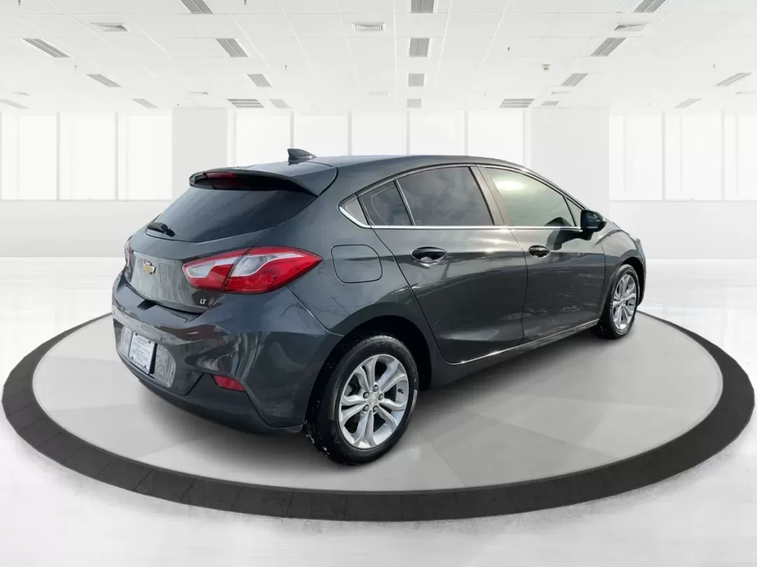 2019 Chevrolet Cruze LT (3G1BE6SM6KS) with an 1.4L I-4 gasoline direct injection engine, located at 1184 Kauffman Ave, Fairborn, OH, 45324, (937) 908-9800, 39.807072, -84.030914 - 2019 Chevrolet Cruze LT - Photo#2