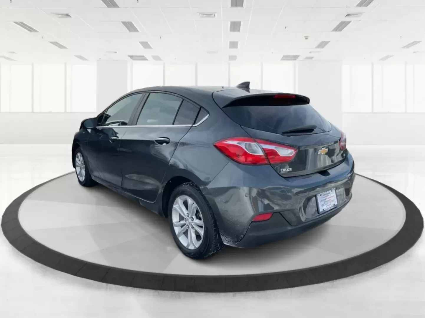 2019 Chevrolet Cruze LT (3G1BE6SM6KS) with an 1.4L I-4 gasoline direct injection engine, 6A transmission, located at 1184 Kauffman Ave, Fairborn, OH, 45324, (937) 908-9800, 39.807072, -84.030914 - ### Explore Life in Style with the 2019 Chevrolet Cruze LT Hatchback Perfect for Every Journey!<br /> <br /> Are you ready to elevate your daily commute or weekend adventures? The 2019 Chevrolet Cruze LT Hatchback offers a blend of efficiency, comfort, and style that suits a variety of lifestyles. - Photo#4