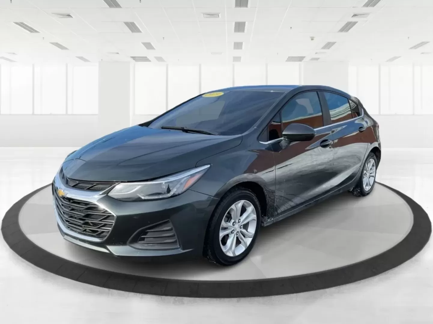 2019 Chevrolet Cruze LT (3G1BE6SM6KS) with an 1.4L I-4 gasoline direct injection engine, 6A transmission, located at 1184 Kauffman Ave, Fairborn, OH, 45324, (937) 908-9800, 39.807072, -84.030914 - ### Explore Life in Style with the 2019 Chevrolet Cruze LT Hatchback Perfect for Every Journey!<br /> <br /> Are you ready to elevate your daily commute or weekend adventures? The 2019 Chevrolet Cruze LT Hatchback offers a blend of efficiency, comfort, and style that suits a variety of lifestyles. - Photo#8