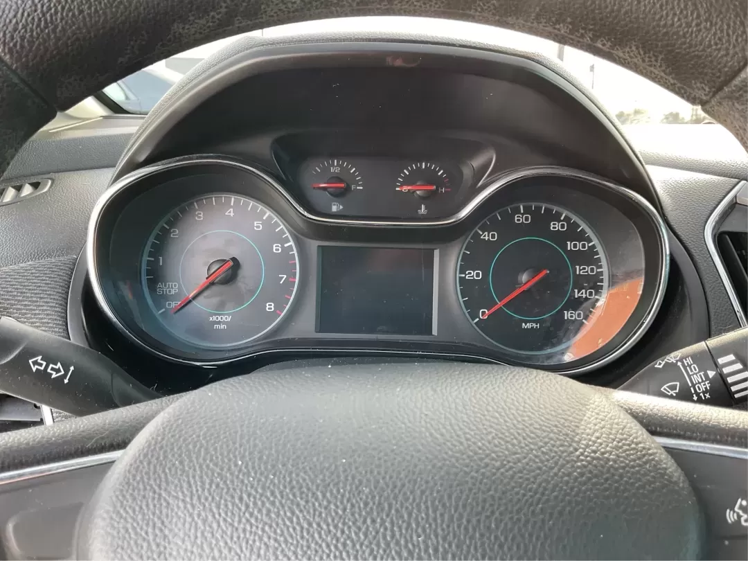 2019 Chevrolet Cruze LT (3G1BE6SM6KS) with an 1.4L I-4 gasoline direct injection engine, located at 1184 Kauffman Ave, Fairborn, OH, 45324, (937) 908-9800, 39.807072, -84.030914 - 2019 Chevrolet Cruze LT - Photo#15