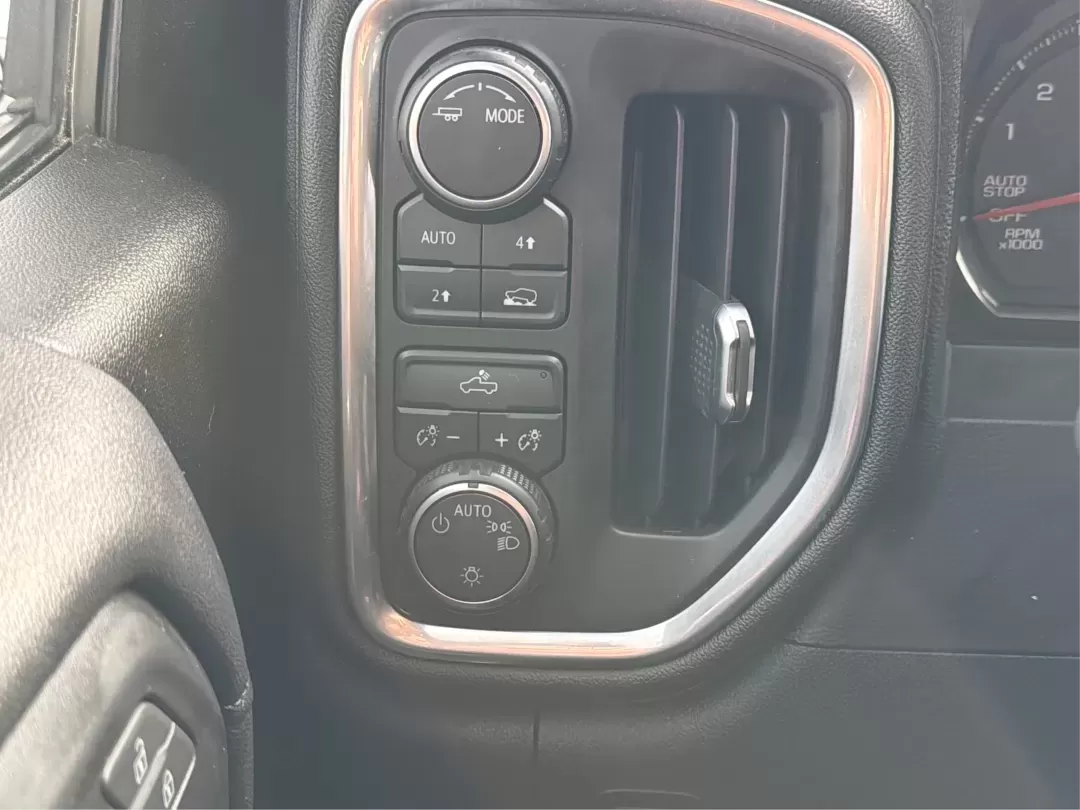 2020 Chevrolet Silverado 1500 4WD Double Cab Standard Bed LT (1GCRYDED6LZ) with an Other engine, located at 8750 N County Rd 25A, Piqua, OH, 45356, (937) 908-9800, 40.164391, -84.232513 - Are you ready to tackle your next big adventure without breaking the bank? The 2020 Chevrolet Silverado 1500 at Advantage Car and Credit in Piqua, OH, is your ideal companion for weekend getaways, family outings, or simply conquering your daily commute. With its rugged capabilities and comfortable r - Photo#17