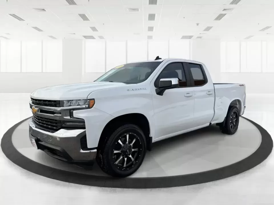 2020 Chevrolet Silverado 1500 4WD Double Cab Standard Bed LT (1GCRYDED6LZ) with an 5.3L V8 OHV 16V engine, 6A transmission, located at 4508 South Dixie Dr, Moraine, OH, 45439, (937) 908-9800, 39.689976, -84.218452 - Are you ready to tackle your next big adventure without breaking the bank? The 2020 Chevrolet Silverado 1500 at Advantage Car and Credit in Piqua, OH, is your ideal companion for weekend getaways, family outings, or simply conquering your daily commute. With its rugged capabilities and comfortable r - Photo#8