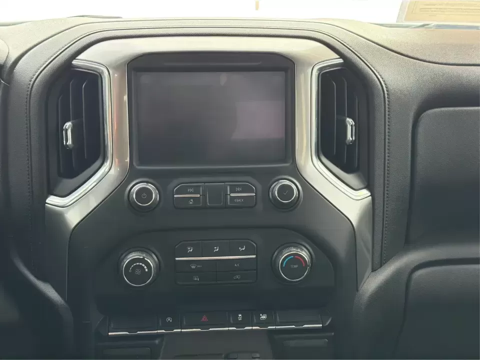 2020 Chevrolet Silverado 1500 4WD Double Cab Standard Bed LT (1GCRYDED6LZ) with an 5.3L V8 OHV 16V engine, 6A transmission, located at 4508 South Dixie Dr, Moraine, OH, 45439, (937) 908-9800, 39.689976, -84.218452 - Are you ready to tackle your next big adventure without breaking the bank? The 2020 Chevrolet Silverado 1500 at Advantage Car and Credit in Piqua, OH, is your ideal companion for weekend getaways, family outings, or simply conquering your daily commute. With its rugged capabilities and comfortable r - Photo#13