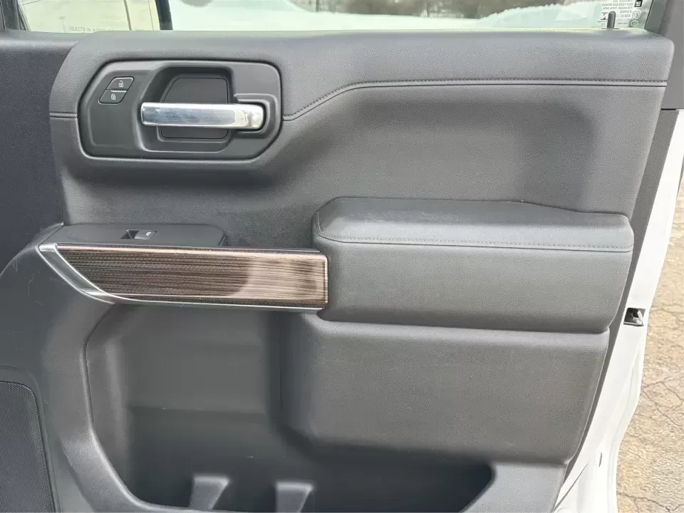 2020 Chevrolet Silverado 1500 4WD Double Cab Standard Bed LT (1GCRYDED6LZ) with an 5.3L V8 OHV 16V engine, 6A transmission, located at 4508 South Dixie Dr, Moraine, OH, 45439, (937) 908-9800, 39.689976, -84.218452 - Are you ready to tackle your next big adventure without breaking the bank? The 2020 Chevrolet Silverado 1500 at Advantage Car and Credit in Piqua, OH, is your ideal companion for weekend getaways, family outings, or simply conquering your daily commute. With its rugged capabilities and comfortable r - Photo#20