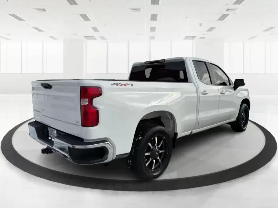 2020 Chevrolet Silverado 1500 4WD Double Cab Standard Bed LT (1GCRYDED6LZ) with an 5.3L V8 OHV 16V engine, 6A transmission, located at 1184 Kauffman Ave, Fairborn, OH, 45324, (937) 908-9800, 39.807072, -84.030914 - Are you ready to tackle your next big adventure without breaking the bank? The 2020 Chevrolet Silverado 1500 at Advantage Car and Credit in Piqua, OH, is your ideal companion for weekend getaways, family outings, or simply conquering your daily commute. With its rugged capabilities and comfortable r - Photo#2