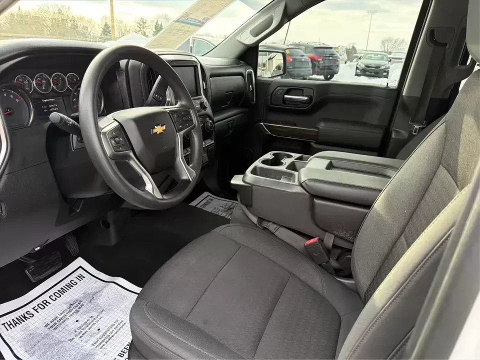 2020 Chevrolet Silverado 1500 4WD Double Cab Standard Bed LT (1GCRYDED6LZ) with an 5.3L V8 OHV 16V engine, 6A transmission, located at 1184 Kauffman Ave, Fairborn, OH, 45324, (937) 908-9800, 39.807072, -84.030914 - Are you ready to tackle your next big adventure without breaking the bank? The 2020 Chevrolet Silverado 1500 at Advantage Car and Credit in Piqua, OH, is your ideal companion for weekend getaways, family outings, or simply conquering your daily commute. With its rugged capabilities and comfortable r - Photo#9