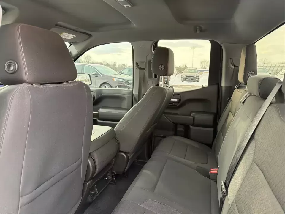 2020 Chevrolet Silverado 1500 4WD Double Cab Standard Bed LT (1GCRYDED6LZ) with an 5.3L V8 OHV 16V engine, 6A transmission, located at 1184 Kauffman Ave, Fairborn, OH, 45324, (937) 908-9800, 39.807072, -84.030914 - Are you ready to tackle your next big adventure without breaking the bank? The 2020 Chevrolet Silverado 1500 at Advantage Car and Credit in Piqua, OH, is your ideal companion for weekend getaways, family outings, or simply conquering your daily commute. With its rugged capabilities and comfortable r - Photo#10