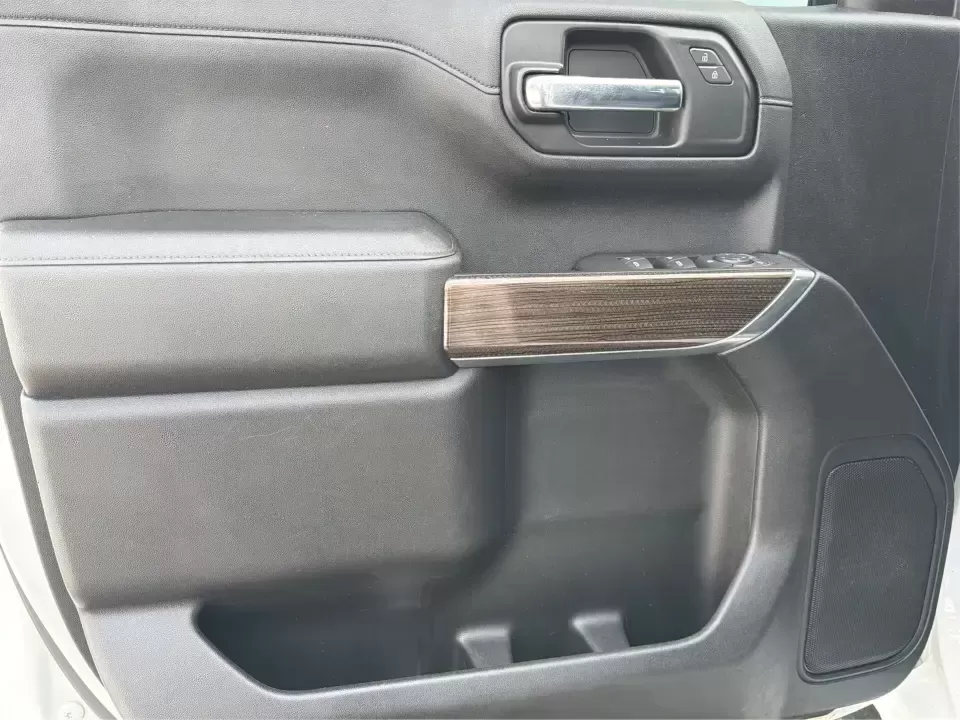 2020 Chevrolet Silverado 1500 4WD Double Cab Standard Bed LT (1GCRYDED6LZ) with an 5.3L V8 OHV 16V engine, 6A transmission, located at 1184 Kauffman Ave, Fairborn, OH, 45324, (937) 908-9800, 39.807072, -84.030914 - Are you ready to tackle your next big adventure without breaking the bank? The 2020 Chevrolet Silverado 1500 at Advantage Car and Credit in Piqua, OH, is your ideal companion for weekend getaways, family outings, or simply conquering your daily commute. With its rugged capabilities and comfortable r - Photo#19