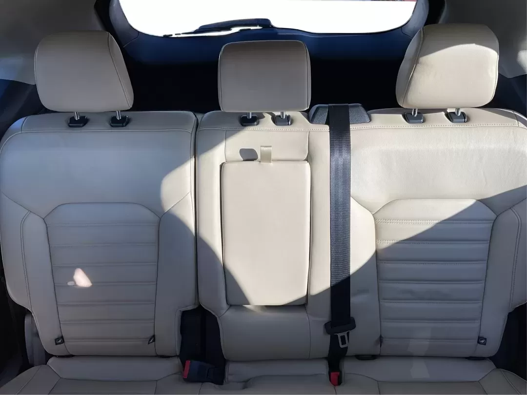 2016 Ford Edge SEL (2FMPK3J99GB) with an Other engine, located at 8750 N County Rd 25A, Piqua, OH, 45356, (937) 908-9800, 40.164391, -84.232513 - **Elevate Your Daily Drive with This 2016 Ford Edge SEL at Advantage Car and Credit - Piqua!**<br /> <br /> Are you ready to transform your daily commute or weekend adventures? The 2016 Ford Edge SEL is the perfect SUV to elevate your driving experience, whether you're hauling the kids to soccer pra - Photo#14