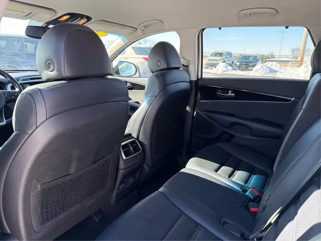 2018 Kia Sorento 2.0T EX (5XYPHDA11JG) with an 2L I-4 gasoline direct injection engine, 6A transmission, located at 880 E. National Road, Vandalia, OH, 45377, (937) 908-9800, 39.891918, -84.183594 - Experience the freedom of adventure with the 2018 Kia Sorento EX, available at Advantage Car and Credit in Vandalia, OH! This SUV is not just a vehicle; it's a companion for families, commuters, and weekend explorers alike. With its robust features and versatile design, the Sorento is perfect for ev - Photo#10