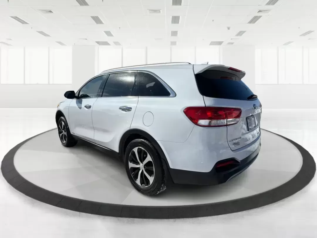 2018 Kia Sorento 2.0T EX (5XYPHDA11JG) with an 2L I-4 gasoline direct injection engine, 6A transmission, located at 8750 N County Rd 25A, Piqua, OH, 45356, (937) 908-9800, 40.164391, -84.232513 - Experience the freedom of adventure with the 2018 Kia Sorento EX, available at Advantage Car and Credit in Vandalia, OH! This SUV is not just a vehicle; it's a companion for families, commuters, and weekend explorers alike. With its robust features and versatile design, the Sorento is perfect for ev - Photo#4