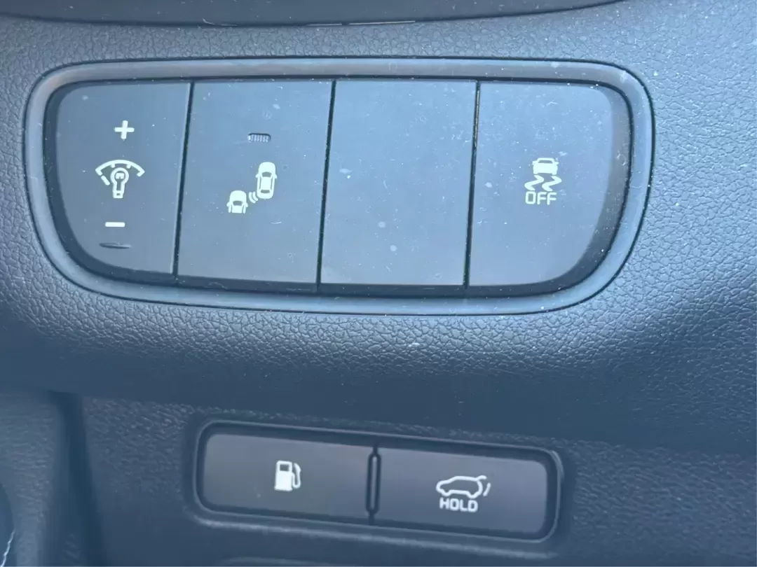 2018 Kia Sorento 2.0T EX (5XYPHDA11JG) with an 2L I-4 gasoline direct injection engine, 6A transmission, located at 8750 N County Rd 25A, Piqua, OH, 45356, (937) 908-9800, 40.164391, -84.232513 - Experience the freedom of adventure with the 2018 Kia Sorento EX, available at Advantage Car and Credit in Vandalia, OH! This SUV is not just a vehicle; it's a companion for families, commuters, and weekend explorers alike. With its robust features and versatile design, the Sorento is perfect for ev - Photo#17