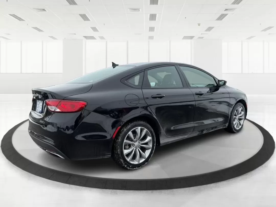 2016 Chrysler 200 S (1C3CCCBB9GN) with an Pentastar 3.6L V-6 DOHC engine, 9A transmission, located at 1951 S Dayton Lakeview Rd., New Carlisle, OH, 45344, (937) 908-9800, 39.890999, -84.050255 - Elevate your driving experience and embrace adventure with the 2016 Chrysler 200 S, now available at Advantage Car and Credit, your trusted Buy Here Pay Here dealership located at 1951 S Dayton-Lakeview Rd, New Carlisle, OH 45344. Whether you're commuting through the bustling streets of New Carlisle - Photo#2