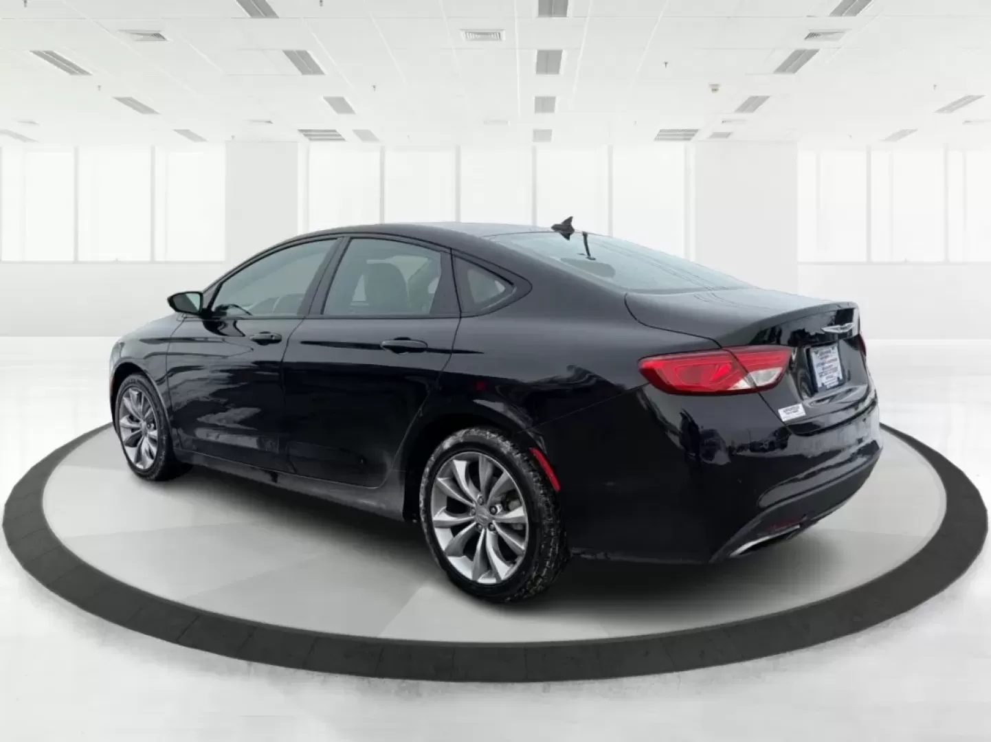 2016 Chrysler 200 S (1C3CCCBB9GN) with an Pentastar 3.6L V-6 DOHC engine, 9A transmission, located at 1951 S Dayton Lakeview Rd., New Carlisle, OH, 45344, (937) 908-9800, 39.890999, -84.050255 - Elevate your driving experience and embrace adventure with the 2016 Chrysler 200 S, now available at Advantage Car and Credit, your trusted Buy Here Pay Here dealership located at 1951 S Dayton-Lakeview Rd, New Carlisle, OH 45344. Whether you're commuting through the bustling streets of New Carlisle - Photo#4