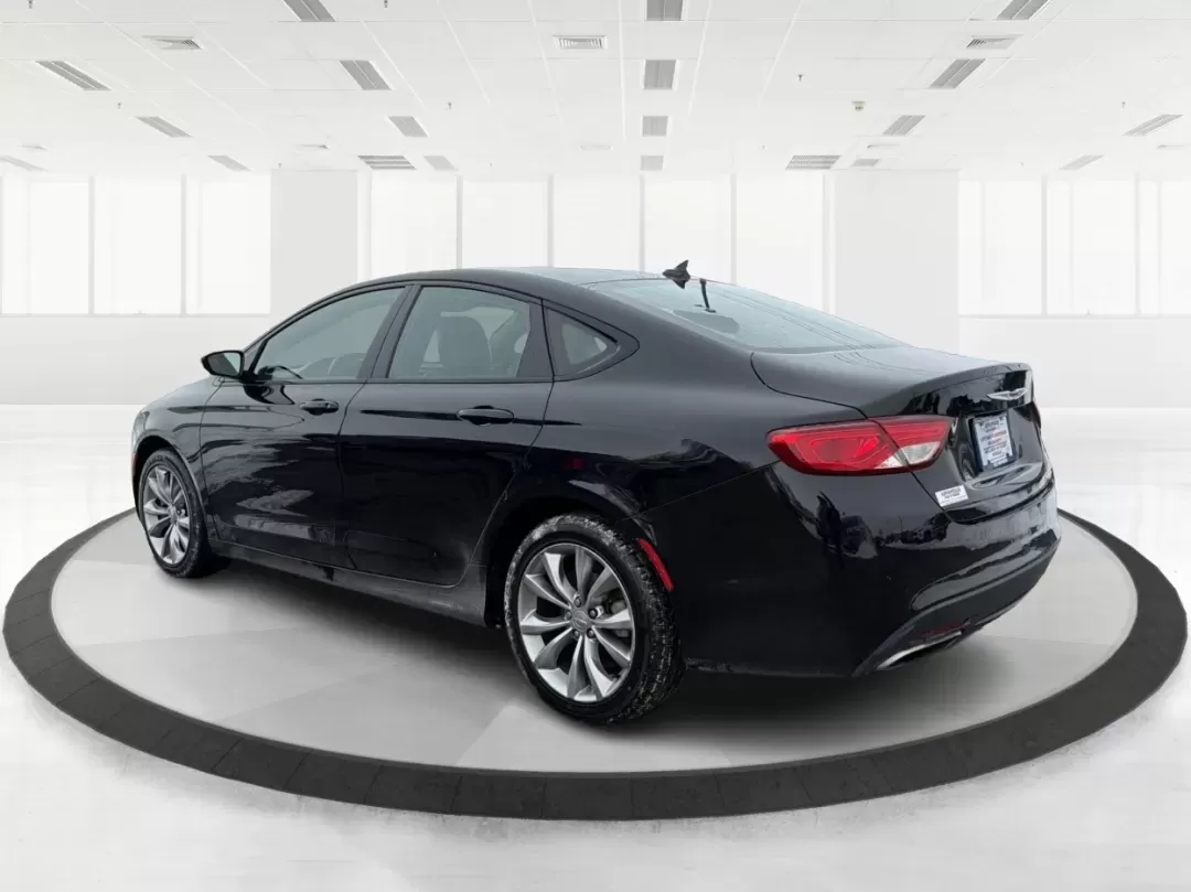 2016 Chrysler 200 S (1C3CCCBB9GN) with an Pentastar 3.6L V-6 DOHC engine, 9A transmission, located at 1951 S Dayton Lakeview Rd., New Carlisle, OH, 45344, (937) 908-9800, 39.890999, -84.050255 - Elevate your driving experience and embrace adventure with the 2016 Chrysler 200 S, now available at Advantage Car and Credit, your trusted Buy Here Pay Here dealership located at 1951 S Dayton-Lakeview Rd, New Carlisle, OH 45344. Whether you're commuting through the bustling streets of New Carlisle - Photo#4