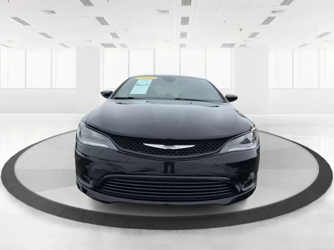 2016 Chrysler 200 S (1C3CCCBB9GN) with an Pentastar 3.6L V-6 DOHC engine, 9A transmission, located at 1951 S Dayton Lakeview Rd., New Carlisle, OH, 45344, (937) 908-9800, 39.890999, -84.050255 - Elevate your driving experience and embrace adventure with the 2016 Chrysler 200 S, now available at Advantage Car and Credit, your trusted Buy Here Pay Here dealership located at 1951 S Dayton-Lakeview Rd, New Carlisle, OH 45344. Whether you're commuting through the bustling streets of New Carlisle - Photo#7