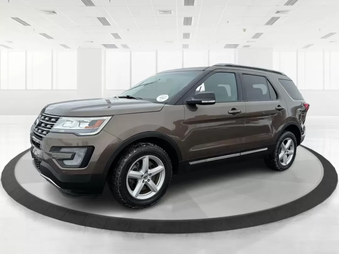2016 Ford Explorer XLT (1FM5K8D89GG) with an EcoBoost 2.3L I-4 gasoline direct injection engine, 6-Speed Automatic transmission, located at 1951 S Dayton Lakeview Rd., New Carlisle, OH, 45344, (937) 908-9800, 39.890999, -84.050255 - Looking for a versatile and reliable vehicle that can accommodate your family adventures, weekend getaways, and daily commutes? Look no further than the 2016 Ford Explorer XLT, available now at Advantage Car and Credit in New Carlisle, OH. With a spacious interior and advanced technology features, t - Photo#8