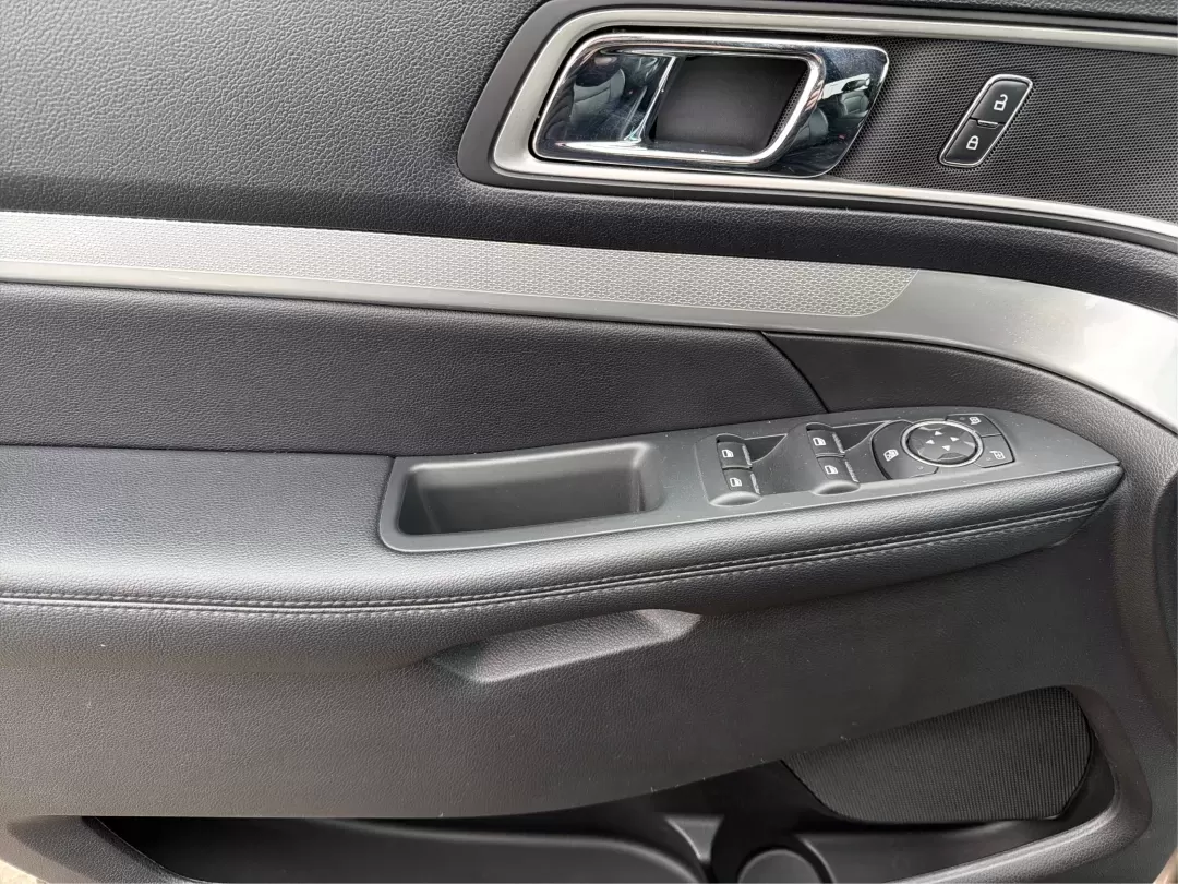 2016 Ford Explorer XLT (1FM5K8D89GG) with an EcoBoost 2.3L I-4 gasoline direct injection engine, 6-Speed Automatic transmission, located at 1951 S Dayton Lakeview Rd., New Carlisle, OH, 45344, (937) 908-9800, 39.890999, -84.050255 - Looking for a versatile and reliable vehicle that can accommodate your family adventures, weekend getaways, and daily commutes? Look no further than the 2016 Ford Explorer XLT, available now at Advantage Car and Credit in New Carlisle, OH. With a spacious interior and advanced technology features, t - Photo#19