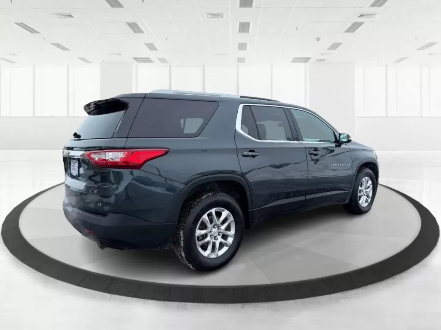 2018 Chevrolet Traverse 1LT (1GNERGKW2JJ) with an 3.6L V-6 gasoline direct injection engine, 9A transmission, located at 1951 S Dayton Lakeview Rd., New Carlisle, OH, 45344, (937) 908-9800, 39.890999, -84.050255 - **Conquer Every Adventure with the 2018 Chevrolet Traverse!** <br /> <br /> Are you ready to embark on exhilarating weekend getaways or tackle the daily grind with the perfect blend of comfort and reliability? Look no further than this stunning 2018 Chevrolet Traverse at Advantage Car and Credit in - Photo#2