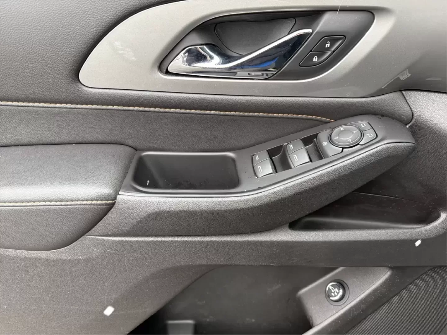 2018 Chevrolet Traverse 1LT (1GNERGKW2JJ) with an 3.6L V-6 gasoline direct injection engine, 9A transmission, located at 1951 S Dayton Lakeview Rd., New Carlisle, OH, 45344, (937) 908-9800, 39.890999, -84.050255 - **Conquer Every Adventure with the 2018 Chevrolet Traverse!** <br /> <br /> Are you ready to embark on exhilarating weekend getaways or tackle the daily grind with the perfect blend of comfort and reliability? Look no further than this stunning 2018 Chevrolet Traverse at Advantage Car and Credit in - Photo#19