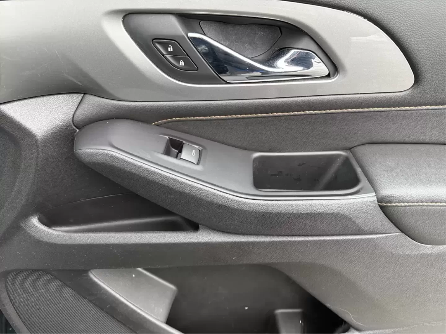 2018 Chevrolet Traverse 1LT (1GNERGKW2JJ) with an 3.6L V-6 gasoline direct injection engine, 9A transmission, located at 1951 S Dayton Lakeview Rd., New Carlisle, OH, 45344, (937) 908-9800, 39.890999, -84.050255 - **Conquer Every Adventure with the 2018 Chevrolet Traverse!** <br /> <br /> Are you ready to embark on exhilarating weekend getaways or tackle the daily grind with the perfect blend of comfort and reliability? Look no further than this stunning 2018 Chevrolet Traverse at Advantage Car and Credit in - Photo#20