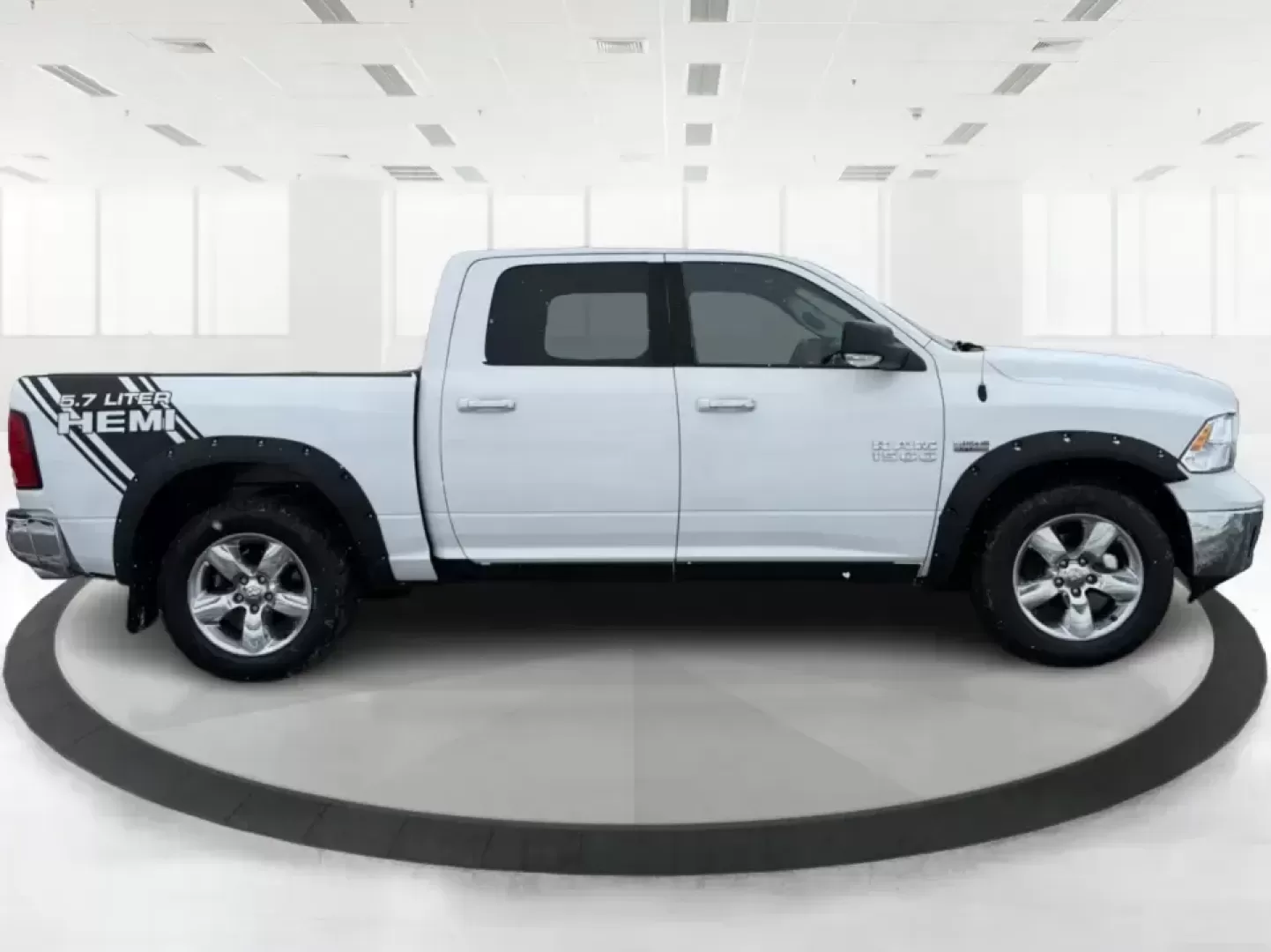 2016 Ram 1500 Big Horn (3C6RR7LT1GG) with an HEMI 5.7L V-8 variable valve control engine, 6A transmission, located at 8750 N County Rd 25A, Piqua, OH, 45356, (937) 908-9800, 40.164391, -84.232513 - ### Unleash Your Adventurous Spirit with the 2016 Ram 1500 Big Horn at Advantage Car and Credit - Piqua!<br /> <br /> Are you searching for the perfect truck that seamlessly combines power, comfort, and reliability for your next weekend getaway or daily commute? Look no further than the 2016 Ram 150 - Photo#1