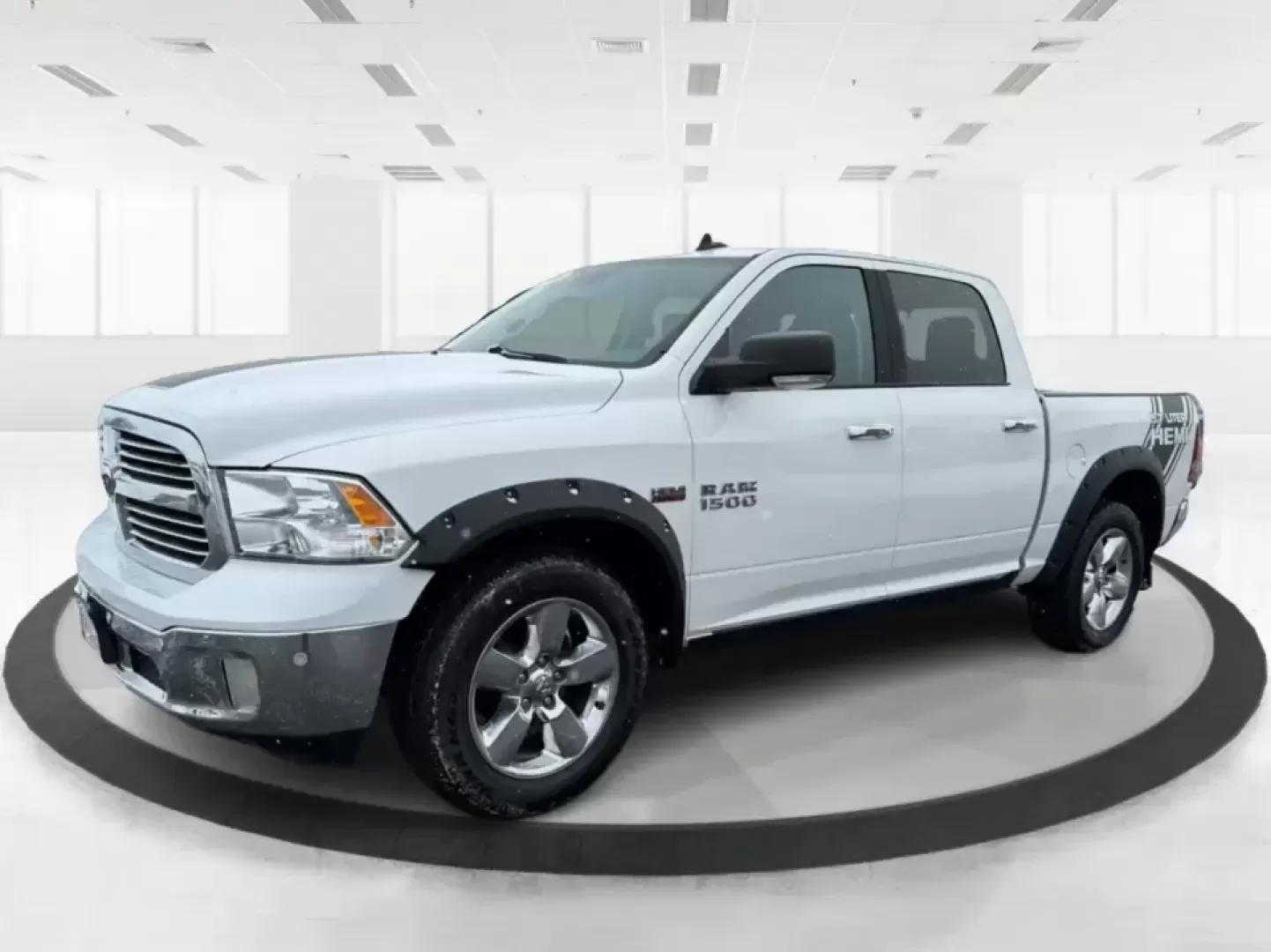 2016 Ram 1500 Big Horn (3C6RR7LT1GG) with an HEMI 5.7L V-8 variable valve control engine, 6A transmission, located at 8750 N County Rd 25A, Piqua, OH, 45356, (937) 908-9800, 40.164391, -84.232513 - ### Unleash Your Adventurous Spirit with the 2016 Ram 1500 Big Horn at Advantage Car and Credit - Piqua!<br /> <br /> Are you searching for the perfect truck that seamlessly combines power, comfort, and reliability for your next weekend getaway or daily commute? Look no further than the 2016 Ram 150 - Photo#8