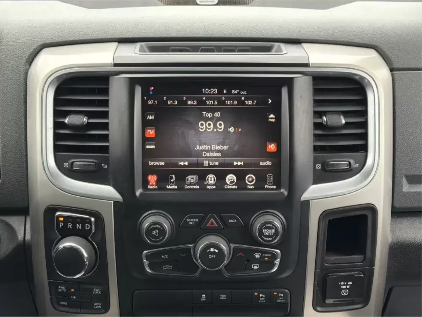 2016 Ram 1500 Big Horn (3C6RR7LT1GG) with an HEMI 5.7L V-8 variable valve control engine, 6A transmission, located at 8750 N County Rd 25A, Piqua, OH, 45356, (937) 908-9800, 40.164391, -84.232513 - ### Unleash Your Adventurous Spirit with the 2016 Ram 1500 Big Horn at Advantage Car and Credit - Piqua!<br /> <br /> Are you searching for the perfect truck that seamlessly combines power, comfort, and reliability for your next weekend getaway or daily commute? Look no further than the 2016 Ram 150 - Photo#12