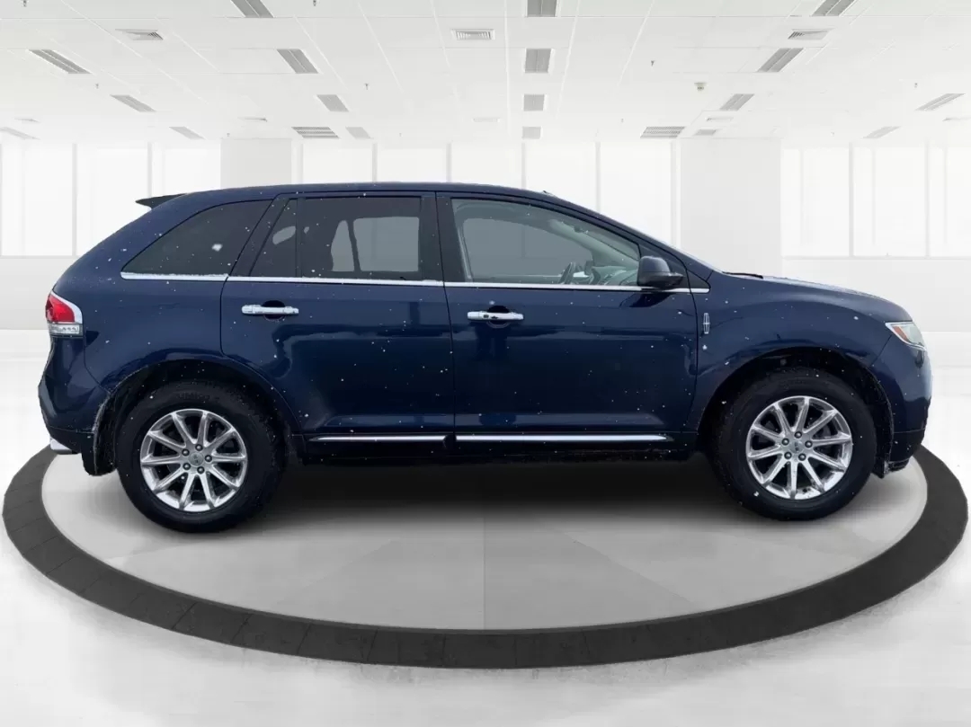 2011 Lincoln MKX Base (2LMDJ6JK8BB) with an Other engine, located at 8750 N County Rd 25A, Piqua, OH, 45356, (937) 908-9800, 40.164391, -84.232513 - **Discover Comfort and Style with This 2011 Lincoln MKX at Advantage Car and Credit - Piqua!**<br /> <br /> Are you in the market for a vehicle that perfectly combines luxury, comfort, and versatility? Look no further! The 2011 Lincoln MKX is the ideal choice for growing families, busy professionals - Photo#1