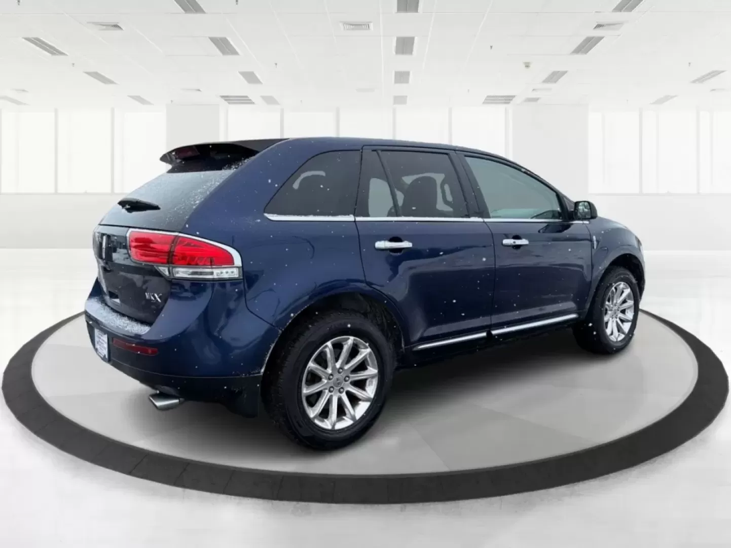 2011 Lincoln MKX Base (2LMDJ6JK8BB) with an Other engine, located at 8750 N County Rd 25A, Piqua, OH, 45356, (937) 908-9800, 40.164391, -84.232513 - **Discover Comfort and Style with This 2011 Lincoln MKX at Advantage Car and Credit - Piqua!**<br /> <br /> Are you in the market for a vehicle that perfectly combines luxury, comfort, and versatility? Look no further! The 2011 Lincoln MKX is the ideal choice for growing families, busy professionals - Photo#2
