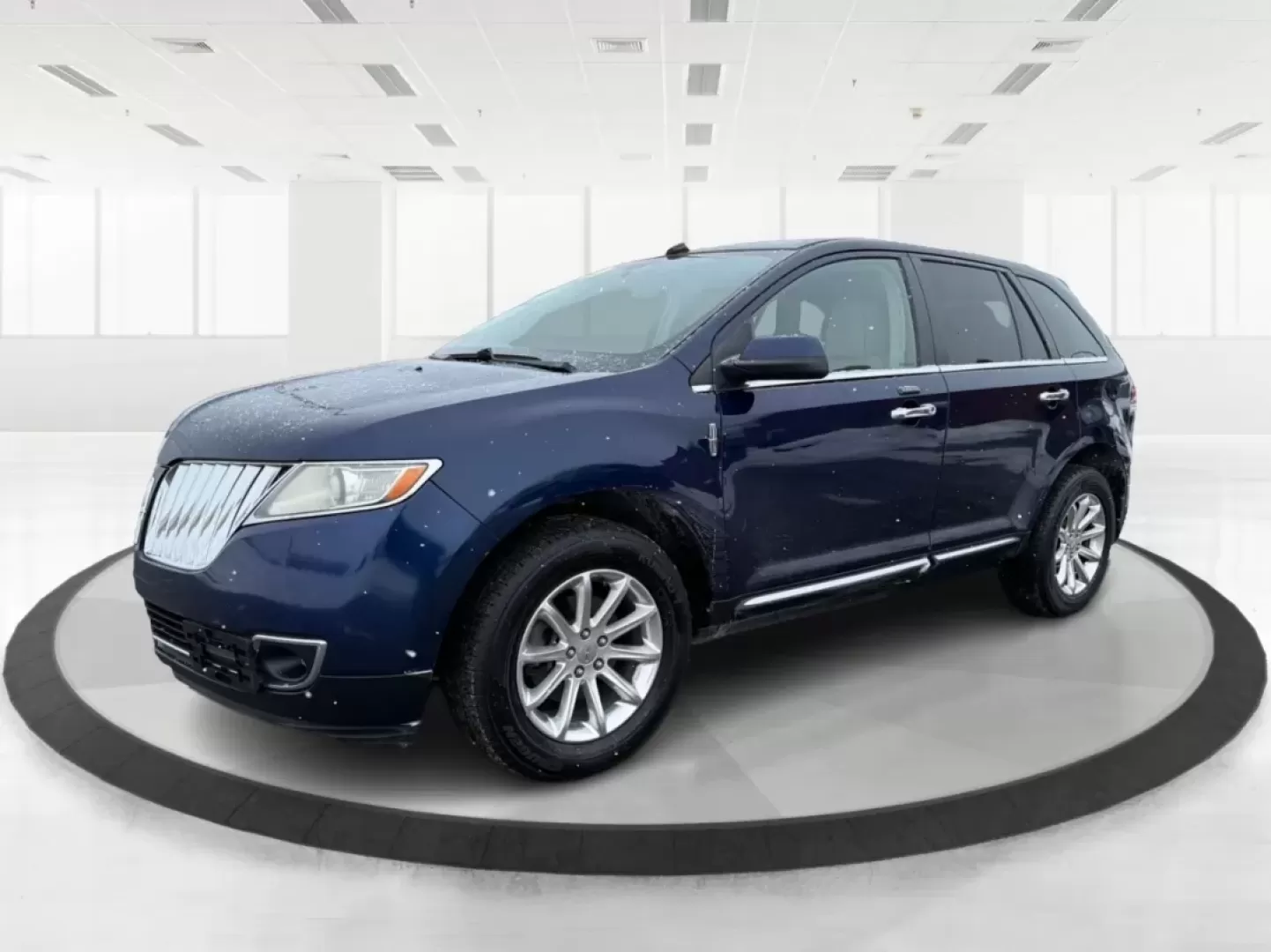 2011 Lincoln MKX Base (2LMDJ6JK8BB) with an Other engine, located at 8750 N County Rd 25A, Piqua, OH, 45356, (937) 908-9800, 40.164391, -84.232513 - **Discover Comfort and Style with This 2011 Lincoln MKX at Advantage Car and Credit - Piqua!**<br /> <br /> Are you in the market for a vehicle that perfectly combines luxury, comfort, and versatility? Look no further! The 2011 Lincoln MKX is the ideal choice for growing families, busy professionals - Photo#8