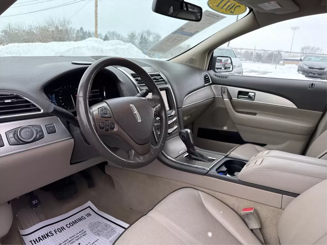 2011 Lincoln MKX Base (2LMDJ6JK8BB) with an Other engine, located at 8750 N County Rd 25A, Piqua, OH, 45356, (937) 908-9800, 40.164391, -84.232513 - **Discover Comfort and Style with This 2011 Lincoln MKX at Advantage Car and Credit - Piqua!**<br /> <br /> Are you in the market for a vehicle that perfectly combines luxury, comfort, and versatility? Look no further! The 2011 Lincoln MKX is the ideal choice for growing families, busy professionals - Photo#9