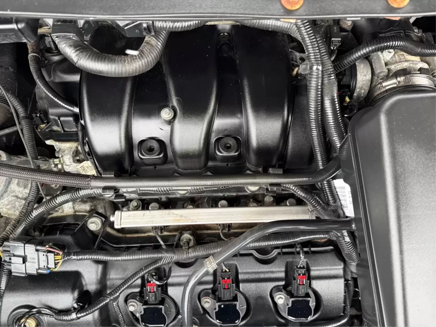 2011 Lincoln MKX Base (2LMDJ6JK8BB) with an Other engine, located at 8750 N County Rd 25A, Piqua, OH, 45356, (937) 908-9800, 40.164391, -84.232513 - **Discover Comfort and Style with This 2011 Lincoln MKX at Advantage Car and Credit - Piqua!**<br /> <br /> Are you in the market for a vehicle that perfectly combines luxury, comfort, and versatility? Look no further! The 2011 Lincoln MKX is the ideal choice for growing families, busy professionals - Photo#11