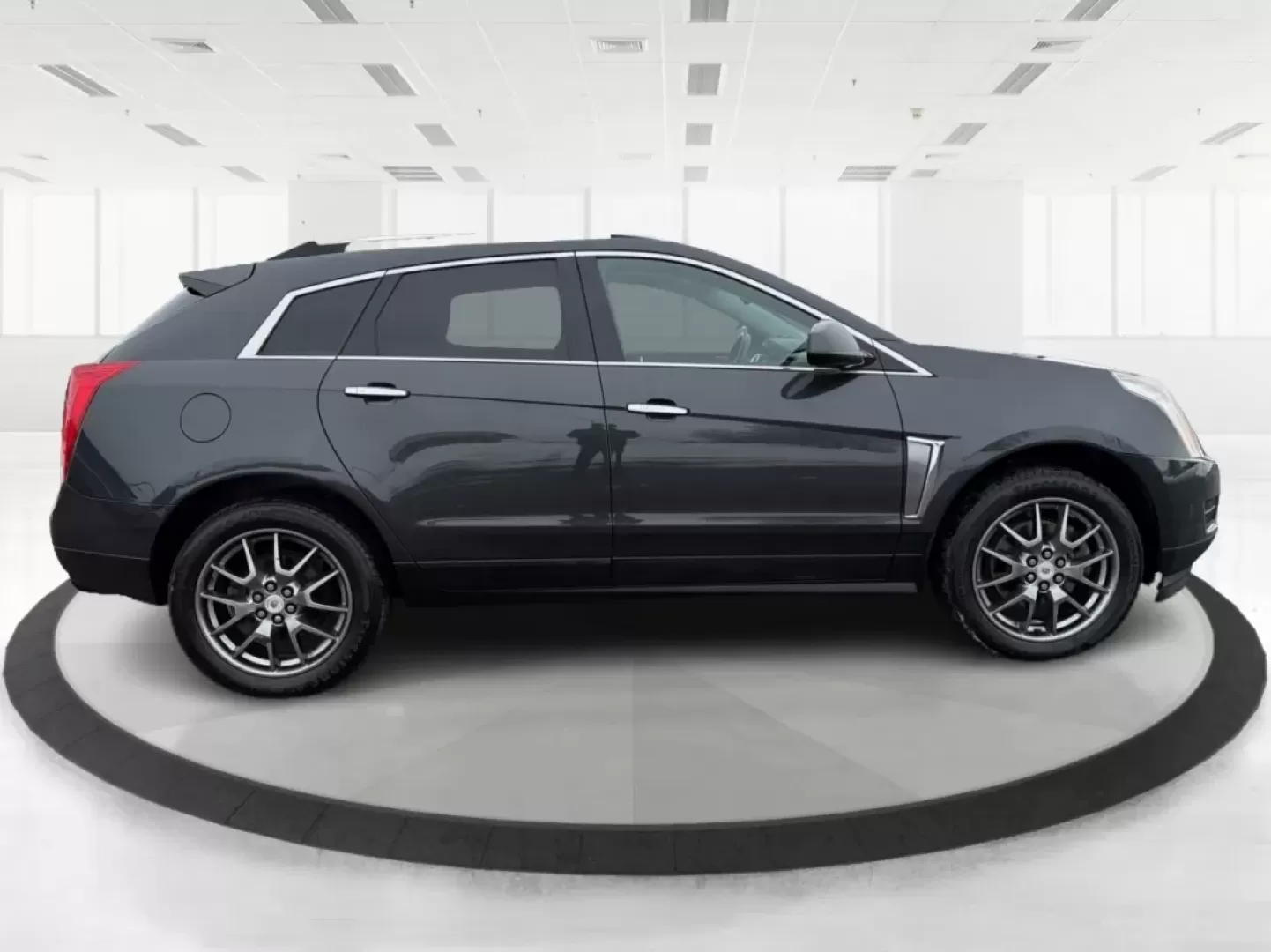 2014 Cadillac SRX Luxury Collection (3GYFNEE33ES) with an 3.6L V-6 gasoline direct injection engine, located at 1184 Kauffman Ave, Fairborn, OH, 45324, (937) 908-9800, 39.807072, -84.030914 - **Discover the Perfect Adventure Companion: 2014 Cadillac SRX Luxury Collection at Advantage Car and Credit - Fairborn**<br /> <br /> Are you ready to elevate your driving experience? Whether you're navigating the bustling streets of Fairborn, embarking on a weekend getaway, or transporting the kids - Photo#1