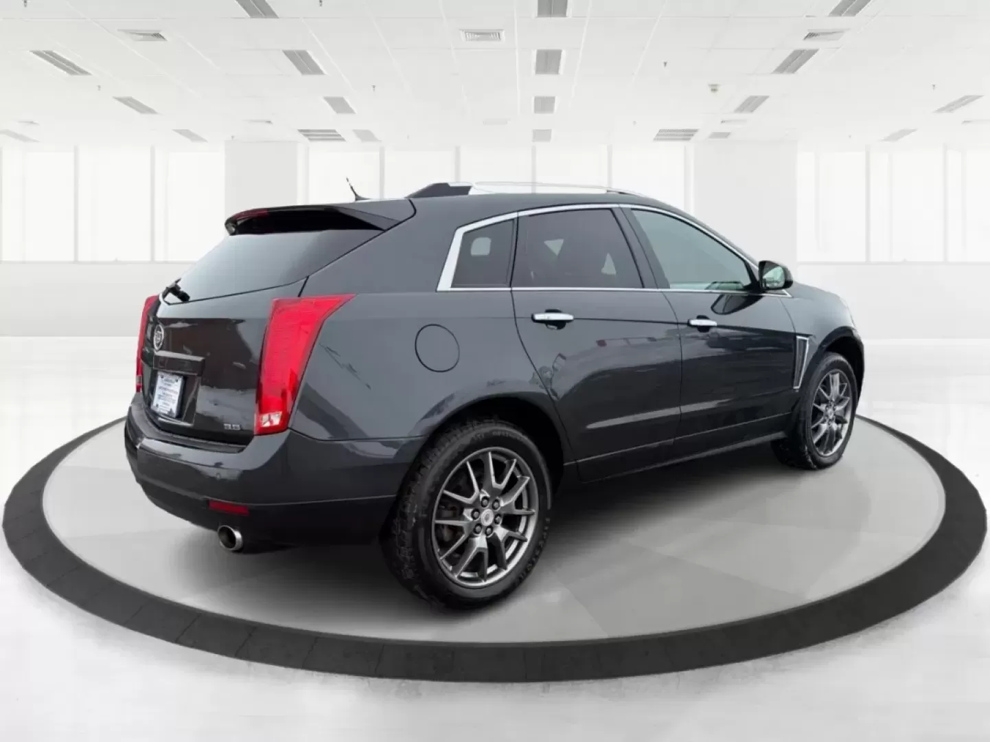 2014 Cadillac SRX Luxury Collection (3GYFNEE33ES) with an 3.6L V-6 gasoline direct injection engine, located at 1184 Kauffman Ave, Fairborn, OH, 45324, (937) 908-9800, 39.807072, -84.030914 - **Discover the Perfect Adventure Companion: 2014 Cadillac SRX Luxury Collection at Advantage Car and Credit - Fairborn**<br /> <br /> Are you ready to elevate your driving experience? Whether you're navigating the bustling streets of Fairborn, embarking on a weekend getaway, or transporting the kids - Photo#2