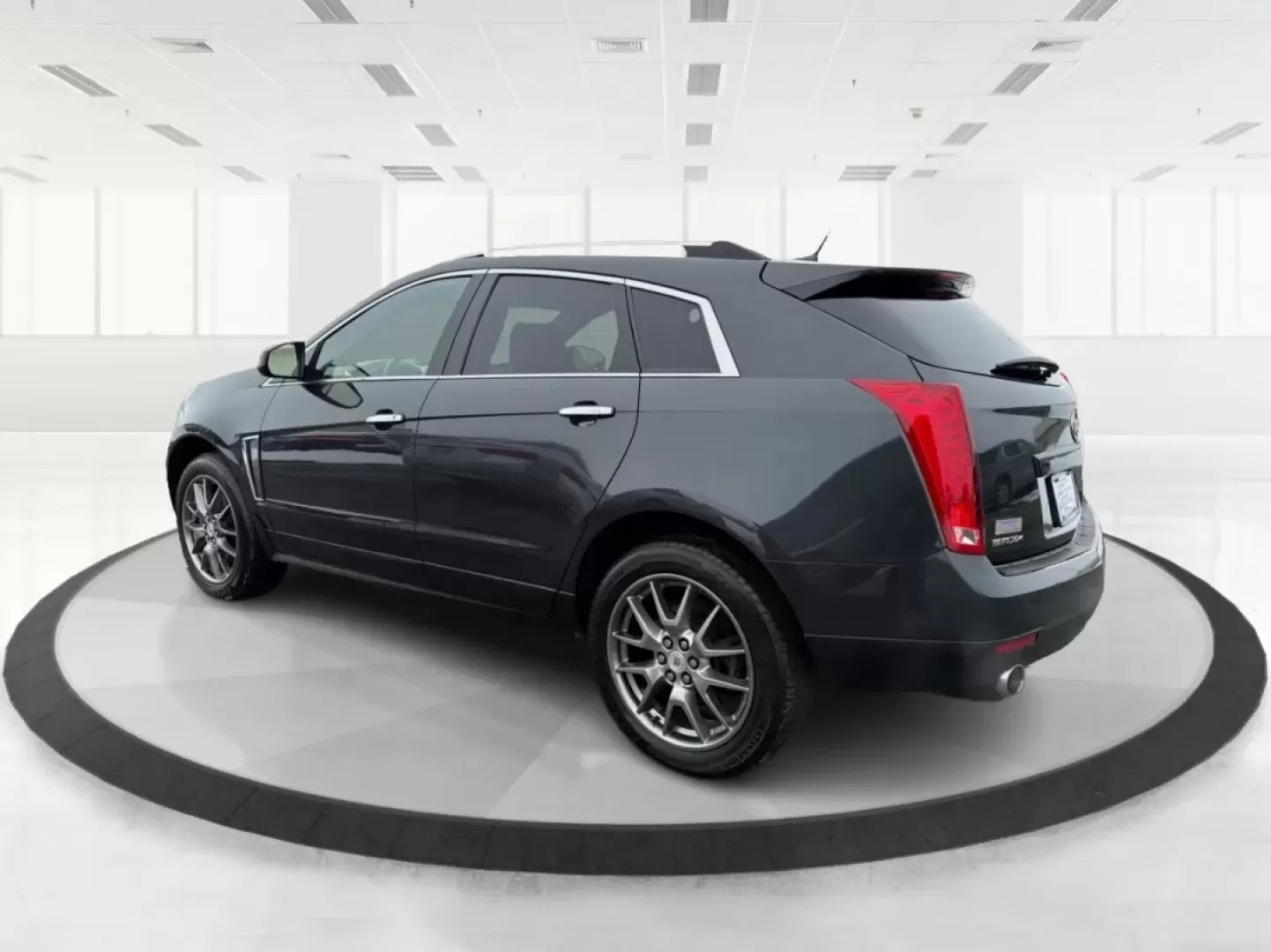 2014 Cadillac SRX Luxury Collection (3GYFNEE33ES) with an 3.6L V-6 gasoline direct injection engine, located at 1184 Kauffman Ave, Fairborn, OH, 45324, (937) 908-9800, 39.807072, -84.030914 - **Discover the Perfect Adventure Companion: 2014 Cadillac SRX Luxury Collection at Advantage Car and Credit - Fairborn**<br /> <br /> Are you ready to elevate your driving experience? Whether you're navigating the bustling streets of Fairborn, embarking on a weekend getaway, or transporting the kids - Photo#4
