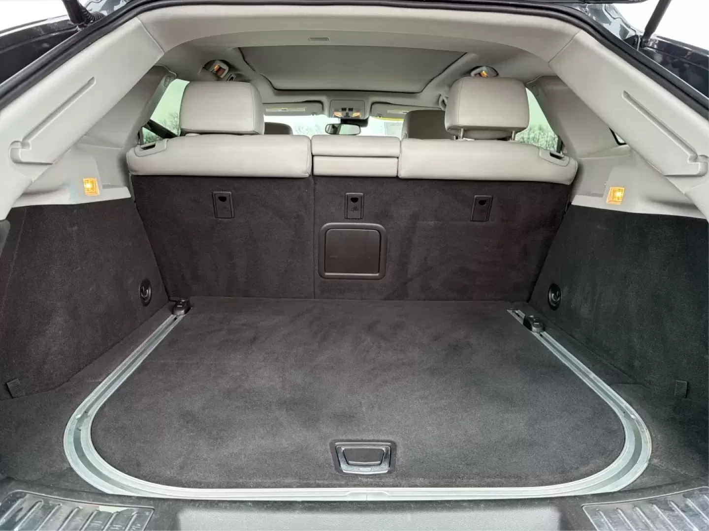 2014 Cadillac SRX Luxury Collection (3GYFNEE33ES) with an 3.6L V-6 gasoline direct injection engine, located at 1184 Kauffman Ave, Fairborn, OH, 45324, (937) 908-9800, 39.807072, -84.030914 - **Discover the Perfect Adventure Companion: 2014 Cadillac SRX Luxury Collection at Advantage Car and Credit - Fairborn**<br /> <br /> Are you ready to elevate your driving experience? Whether you're navigating the bustling streets of Fairborn, embarking on a weekend getaway, or transporting the kids - Photo#12