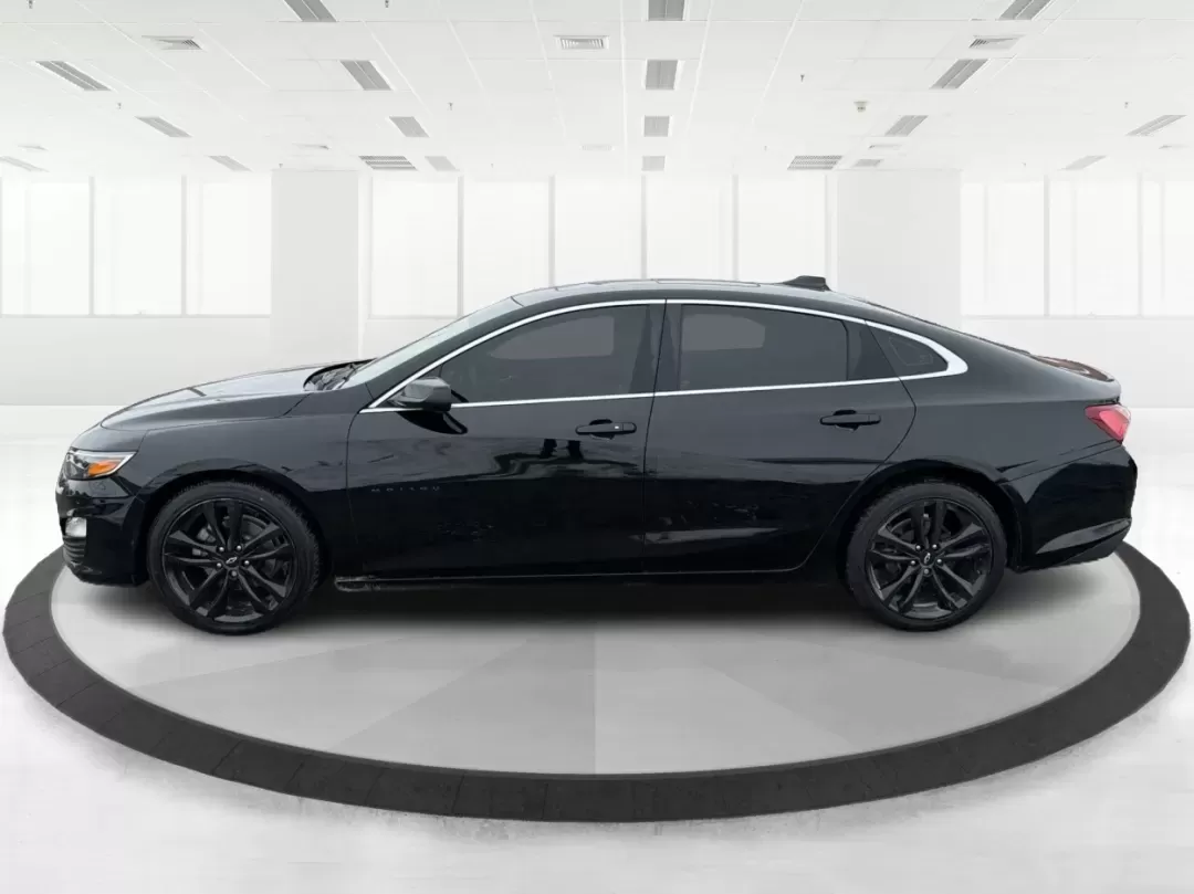 2020 Chevrolet Malibu FWD LT (1G1ZD5ST9LF) with an ECOTEC 1.5L I-4 gasoline direct injection engine, located at 1184 Kauffman Ave, Fairborn, OH, 45324, (937) 908-9800, 39.807072, -84.030914 - 2020 Chevrolet Malibu FWD LT - Photo#5