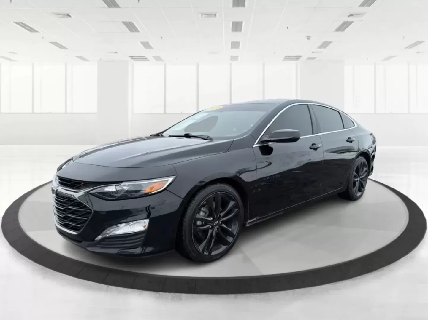 2020 Chevrolet Malibu FWD LT (1G1ZD5ST9LF) with an ECOTEC 1.5L I-4 gasoline direct injection engine, 6A transmission, located at 1184 Kauffman Ave, Fairborn, OH, 45324, (937) 908-9800, 39.807072, -84.030914 - ### Discover the 2020 Chevrolet Malibu LT: Your Perfect Commuter and Family Sedan!<br /> <br /> Are you searching for a reliable vehicle that blends comfort and efficiency for your daily commute or family outings? Look no further than the 2020 Chevrolet Malibu LT available at Advantage Car and Credi - Photo#8