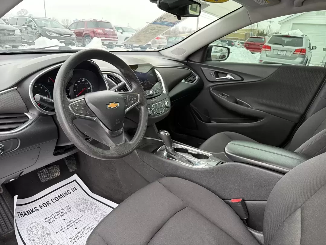 2020 Chevrolet Malibu FWD LT (1G1ZD5ST9LF) with an ECOTEC 1.5L I-4 gasoline direct injection engine, located at 1184 Kauffman Ave, Fairborn, OH, 45324, (937) 908-9800, 39.807072, -84.030914 - 2020 Chevrolet Malibu FWD LT - Photo#9