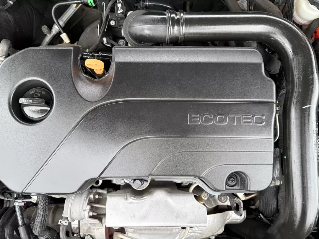 2020 Chevrolet Malibu FWD LT (1G1ZD5ST9LF) with an ECOTEC 1.5L I-4 gasoline direct injection engine, located at 1184 Kauffman Ave, Fairborn, OH, 45324, (937) 908-9800, 39.807072, -84.030914 - 2020 Chevrolet Malibu FWD LT - Photo#11