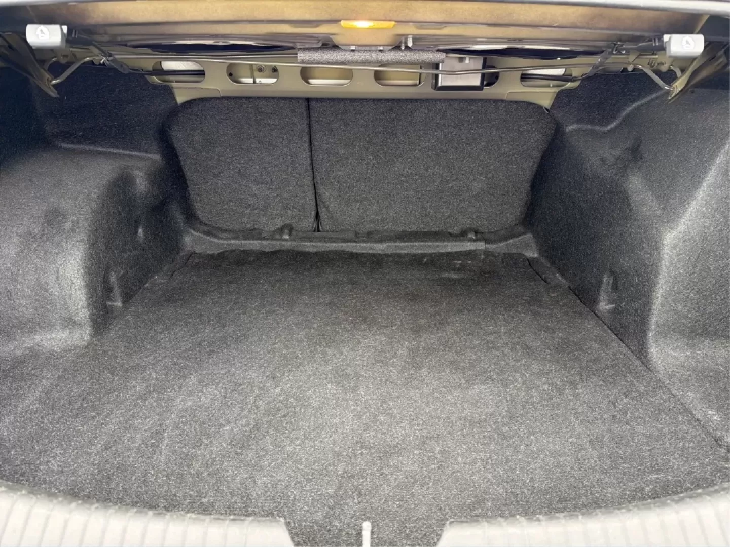 2020 Chevrolet Malibu FWD LT (1G1ZD5ST9LF) with an ECOTEC 1.5L I-4 gasoline direct injection engine, 6A transmission, located at 1184 Kauffman Ave, Fairborn, OH, 45324, (937) 908-9800, 39.807072, -84.030914 - ### Discover the 2020 Chevrolet Malibu LT: Your Perfect Commuter and Family Sedan!<br /> <br /> Are you searching for a reliable vehicle that blends comfort and efficiency for your daily commute or family outings? Look no further than the 2020 Chevrolet Malibu LT available at Advantage Car and Credi - Photo#12