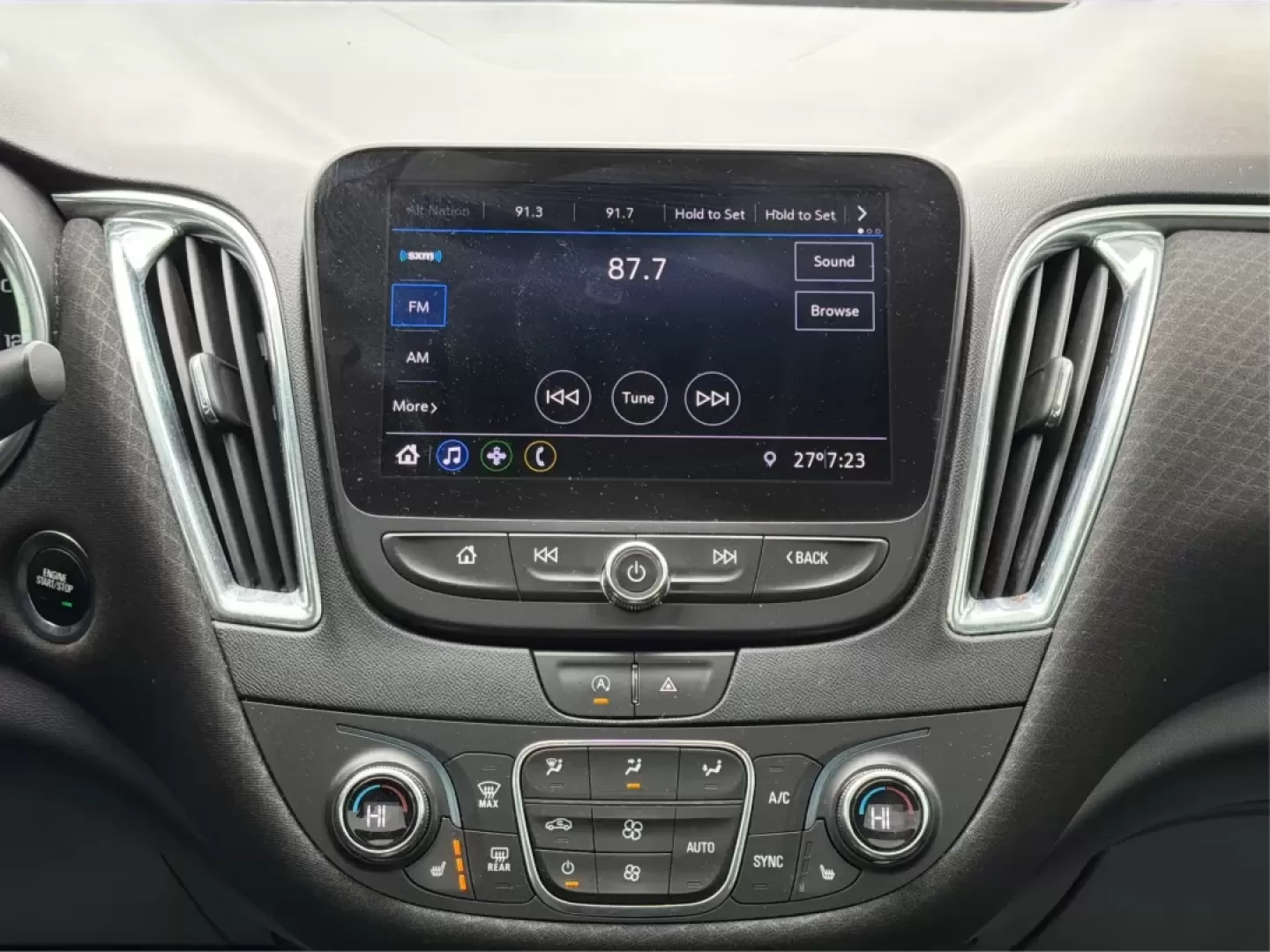 2020 Chevrolet Malibu FWD LT (1G1ZD5ST9LF) with an ECOTEC 1.5L I-4 gasoline direct injection engine, 6A transmission, located at 1184 Kauffman Ave, Fairborn, OH, 45324, (937) 908-9800, 39.807072, -84.030914 - ### Discover the 2020 Chevrolet Malibu LT: Your Perfect Commuter and Family Sedan!<br /> <br /> Are you searching for a reliable vehicle that blends comfort and efficiency for your daily commute or family outings? Look no further than the 2020 Chevrolet Malibu LT available at Advantage Car and Credi - Photo#13