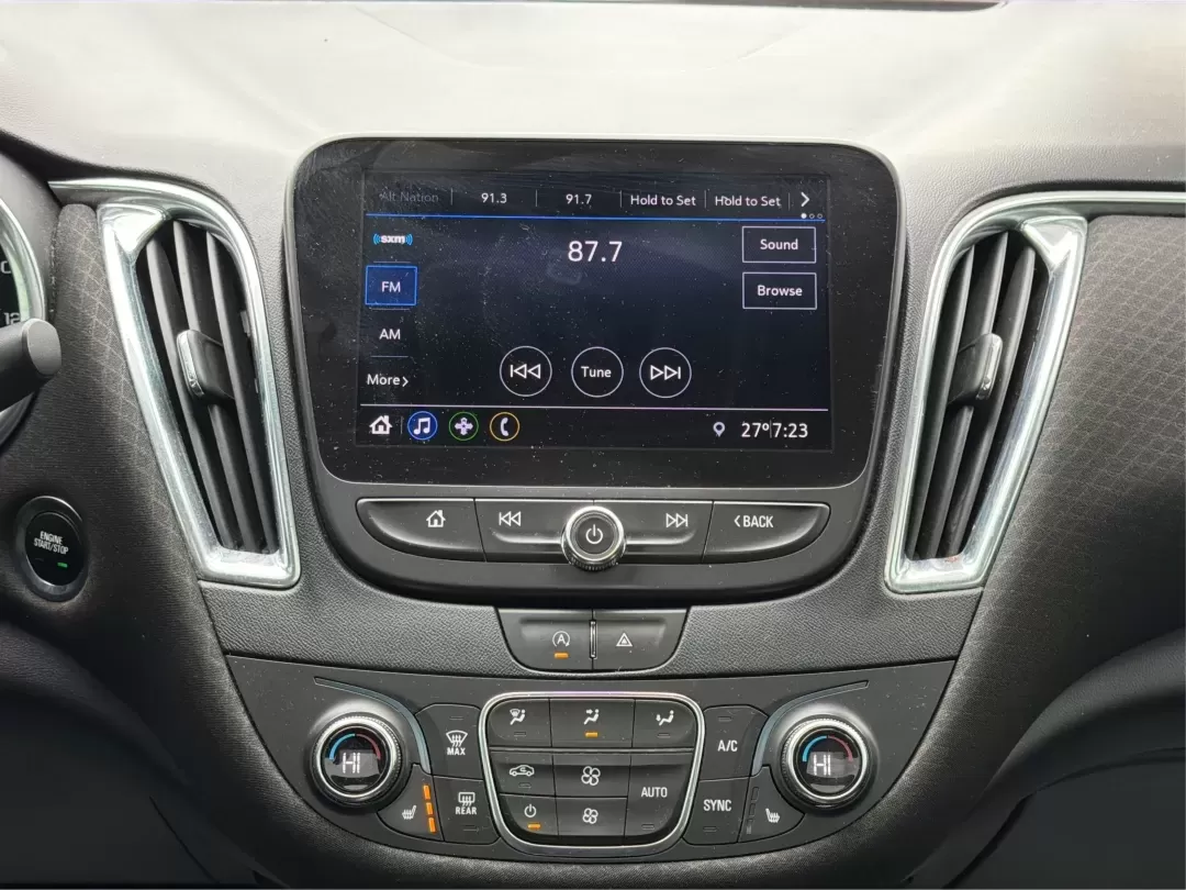 2020 Chevrolet Malibu FWD LT (1G1ZD5ST9LF) with an ECOTEC 1.5L I-4 gasoline direct injection engine, located at 1184 Kauffman Ave, Fairborn, OH, 45324, (937) 908-9800, 39.807072, -84.030914 - 2020 Chevrolet Malibu FWD LT - Photo#13