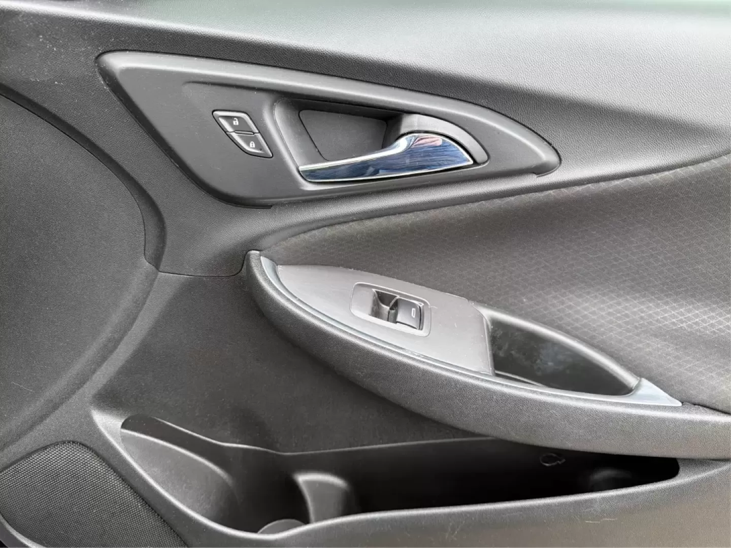 2020 Chevrolet Malibu FWD LT (1G1ZD5ST9LF) with an ECOTEC 1.5L I-4 gasoline direct injection engine, 6A transmission, located at 1184 Kauffman Ave, Fairborn, OH, 45324, (937) 908-9800, 39.807072, -84.030914 - ### Discover the 2020 Chevrolet Malibu LT: Your Perfect Commuter and Family Sedan!<br /> <br /> Are you searching for a reliable vehicle that blends comfort and efficiency for your daily commute or family outings? Look no further than the 2020 Chevrolet Malibu LT available at Advantage Car and Credi - Photo#20