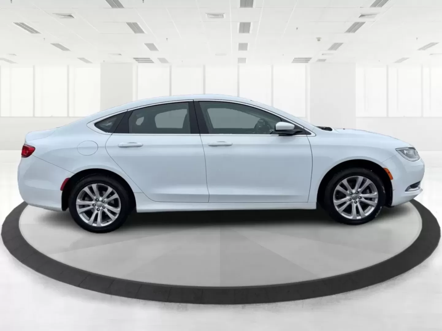 2015 Chrysler 200 Limited (1C3CCCAB2FN) with an 3.6L V-6 DOHC engine, 9-Speed Automatic transmission, located at 1184 Kauffman Ave, Fairborn, OH, 45324, (937) 908-9800, 39.807072, -84.030914 - Are you in the market for a reliable sedan that seamlessly blends comfort, performance, and style? Look no further! At Advantage Car and Credit in Fairborn, OH, we present a fantastic opportunity for you to own the 2015 Chrysler 200 Limited. This vehicle is not just a car; it's your perfect companio - Photo#1